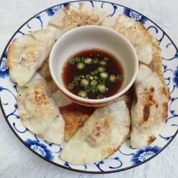 เกี๊ยวซ่าเจแบบทอดเจ