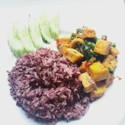 ข้าวผัดกะเพราเต้าหู้เจ