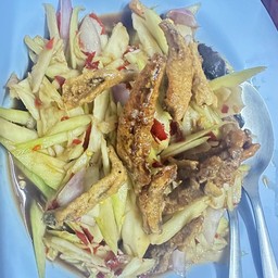 ตำมะม่วงปูปลาร้าปลากรอบ