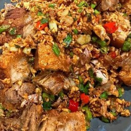 หมูโคตรกรอบคั่วพริกเกลือเป็นกับข้าว