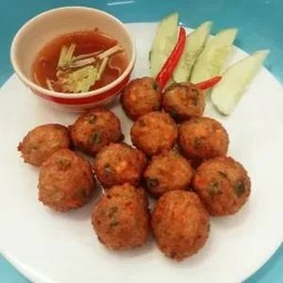 หมูก้อนทอดเจ