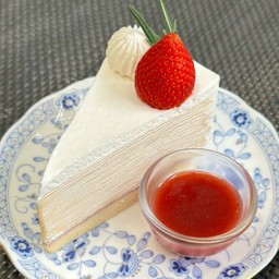 เครปสตอเบอร์รี่(Strawberry Crepe Cake)