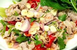 ยำตระไคร้หมูสับ