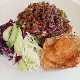 ข้าวผัดปลาเค็มเจไข่ดาวเจ