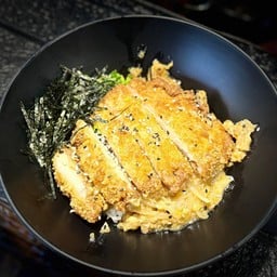 ข้าวคัตสึดงหมูทอด