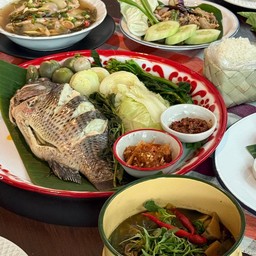 ชุดปลานิลนึ่งผักลวกน้ำพริกแจ่ว