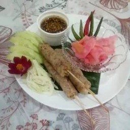 ไส้กรอกอึสานเสียบไม้