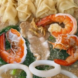 เส้นใหญ่ราดหน้ารวม