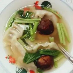 เกี๊ยวนำ้เจ