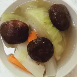 กะหล่ำปลีต้มเห็ดหอมเจ