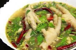 ต้มแซ่บตีนไก่