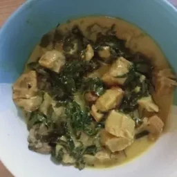 แกงหมูสามชั้นใบชะพลูเจ