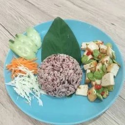 เต้าหู้ผัดสะตอราดข้าวเจ