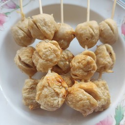 ลูกชิ้นเอ็นหมู 5 ไม้