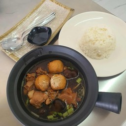 ก๋วยเตี๋ยว เส้นสด สโรชา (ซี่โครงหมูตุ๋นน้ำแดง,น้ำตก)