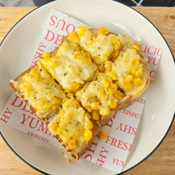 ปังข้าวโพดชีส