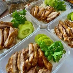 ร้านข้าวไก่ต้มน้ำปลา