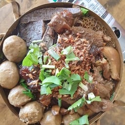 หม้อไฟเนื้อตุ๋นสะดุ้ง