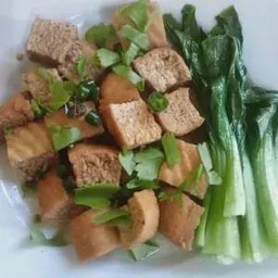 เต้าหู้ตุ๋นน้ำดำเจ