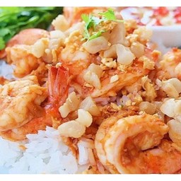 กุ้งทอดกระเทียมราดข้าว