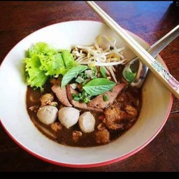 ก๋วยเตี๋ยวหมูน้ำตก