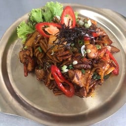 จางมยอนผัดซอสเผ็ด