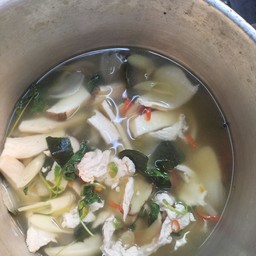 ต้มยำน้ำใสไก่/หมู