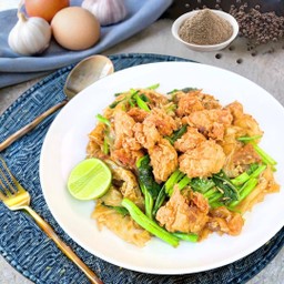 ผัดซีอิ้ว ไก่กรอบ