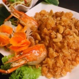 ยำกุ้งฟู
