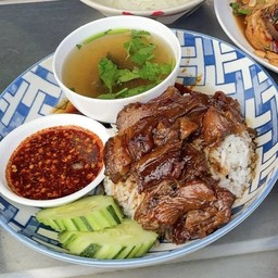 ข้าวหมูตุ๋น