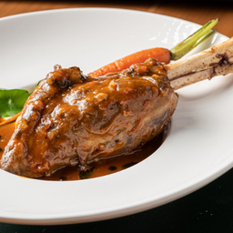 (M01) Curry lamb shank with truffle mash