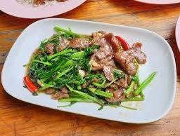 ผัดผักบุ้งเนื้อ