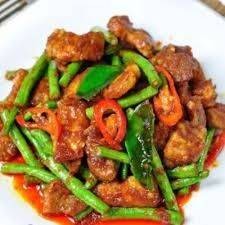 ผัดพริกแกงหมู