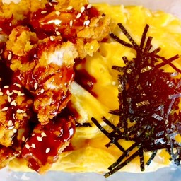 ข้าวไข่ข้นไก่ทอดซอส(กระเทียม)