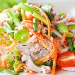 ยำวุ้นเส้นหมูยอ