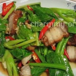 คะน้าหมูกรอบกรอบ เป็นกับข้าว