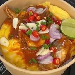 ข้าวไข่ข้นยำปลากระป๋อง