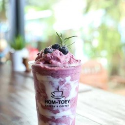 บลูเบอร์รี่สมูทตี้โยเกิร์ต