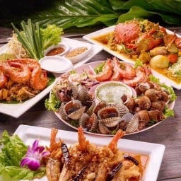 ข้าวผัด ใจดี แถมน้ำดื่ม ฟรีทุกวัน กุ้งแซ่บ ข้าวผัด ตามสั่ง ใจดี แถมเครื่องดื่ม และขนมหวาน