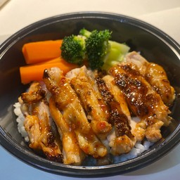 ข้าวไก่ย่างซอสแจ่วข้าวคั่ว