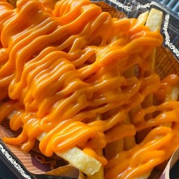 เฟรนฟรายราดชีส