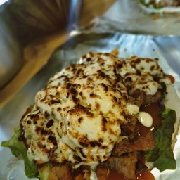 สลัดเนื้อชีส