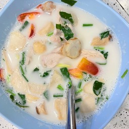 ต้มข่าไก่