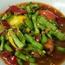 ตำถั่วปูปลาร้าใส่หอยดอง