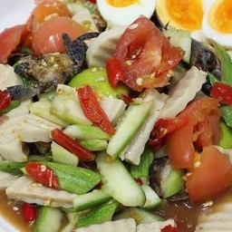 ตำแตงปูปลาร้าใส่หมูยอ+ไข่เค็ม