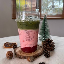 สตอเบอร์รี่มัทฉะลาเต้