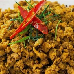 Stir-fried pork with chili paste.คั่วกลิ้งหมู