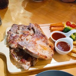 สเต็กสันคอหมู+พอร์คชอพ