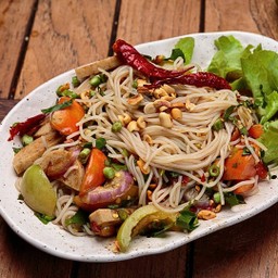 ยำขนมจีนหมูยอ (Spicy Rice Noodle Salad with Vietnamese pork sausage)