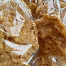 ถั่วทอด (เปจ่อ)